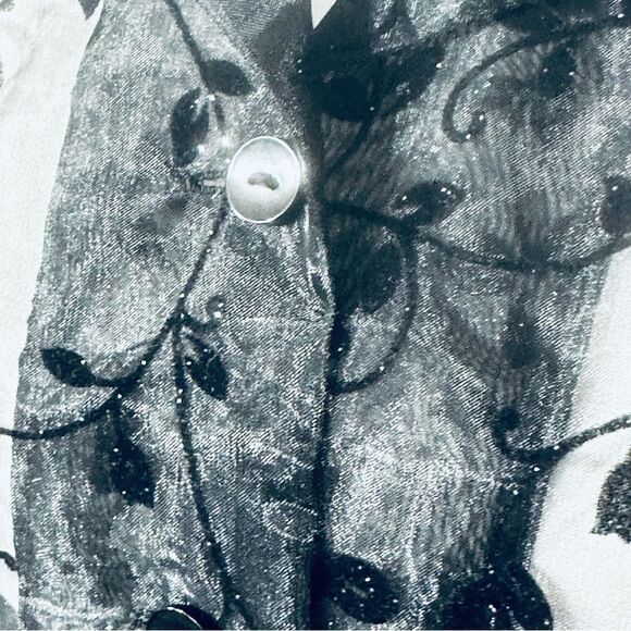 I.N.Studio Black Sheer Embroidered Top Sz Medium Petite - Picture 7 of 8